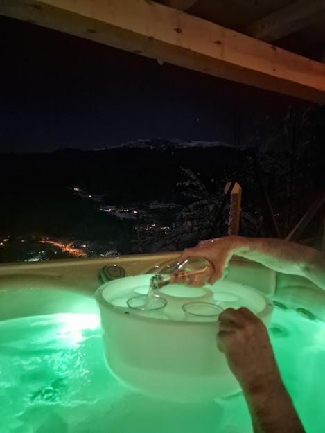Molden 1 - Med Jacuzzi! Διαμέρισμα Luster Εξωτερικό φωτογραφία
